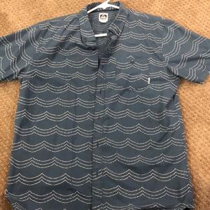 Reef men’s button up shirt. Size large. Blue with waves.